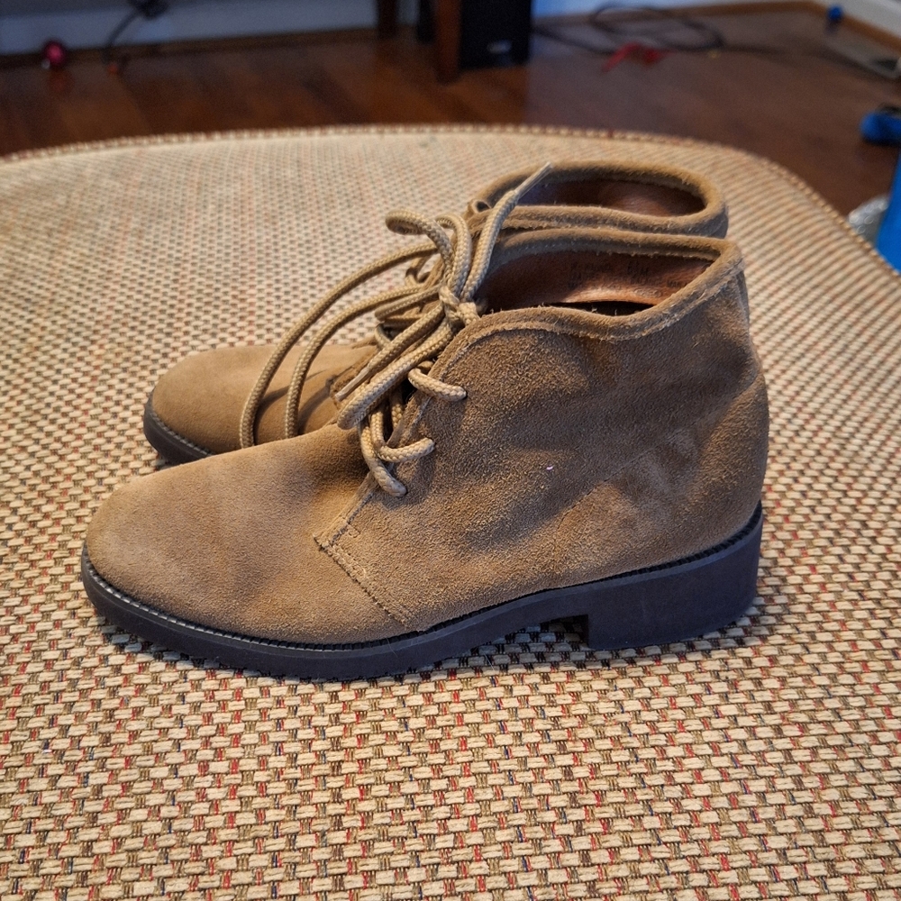 Maine Woods Women's Tan Lace Up Suede Ankle Boots - Picture 4 of 15